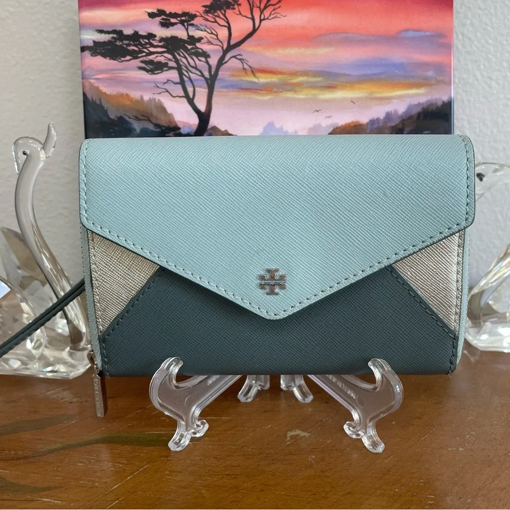 Not For Sale Tory Burch Metallic Envelope Wristlet - Picture 1 of 16